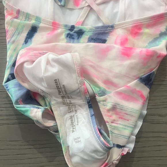 Colorful Ruffled One-Piece Swimsuit - Picture 2 of 6